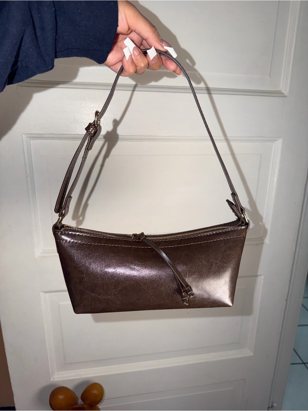 Women’s brown faux leather shoulder bag